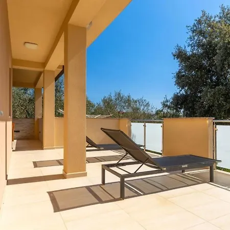 Veronika Ii By Guide Vila *